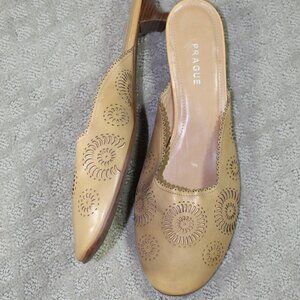 Prague Women Sz 11.5M Taupe Laser Cut Round Toe Mule 1" Kitten Heels